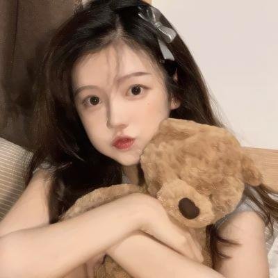 一个叫阿宝的男孩